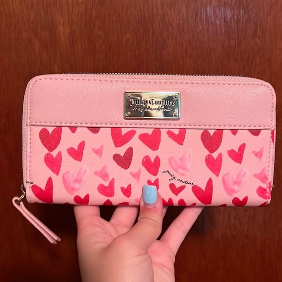 Juicy Couture Handbags - Tiktok viral juicy hearts wallet